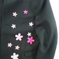 桜一輪刺しゅうワッペン〔小〕￥500+税〔大〕￥1000+税のサムネイル