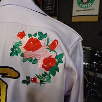 薔薇と虎があしらわれた白の刺繍ロング特攻服のサムネイル