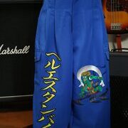 ヘルエスタンバイの特攻パンツ刺繍ー風神の刺しゅうが印象的です♪